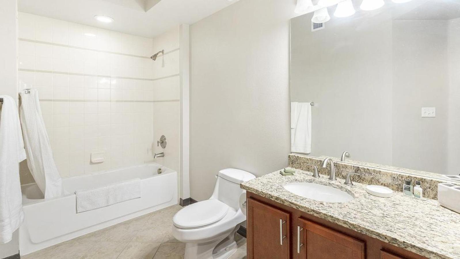 Apartment Landing Modern With Amazing Amenities