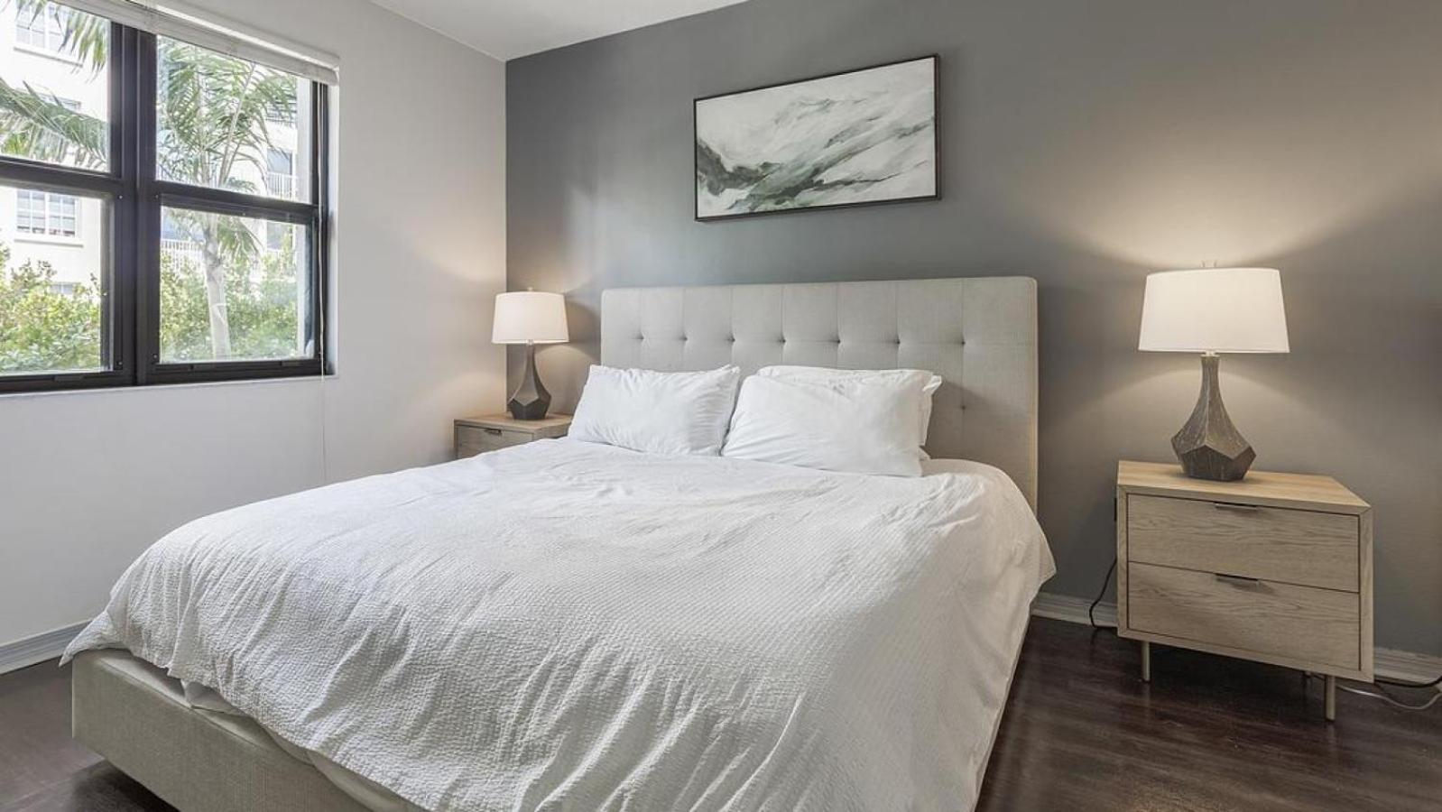 Apartment Landing Modern With Amazing Amenities Fort Lauderdale