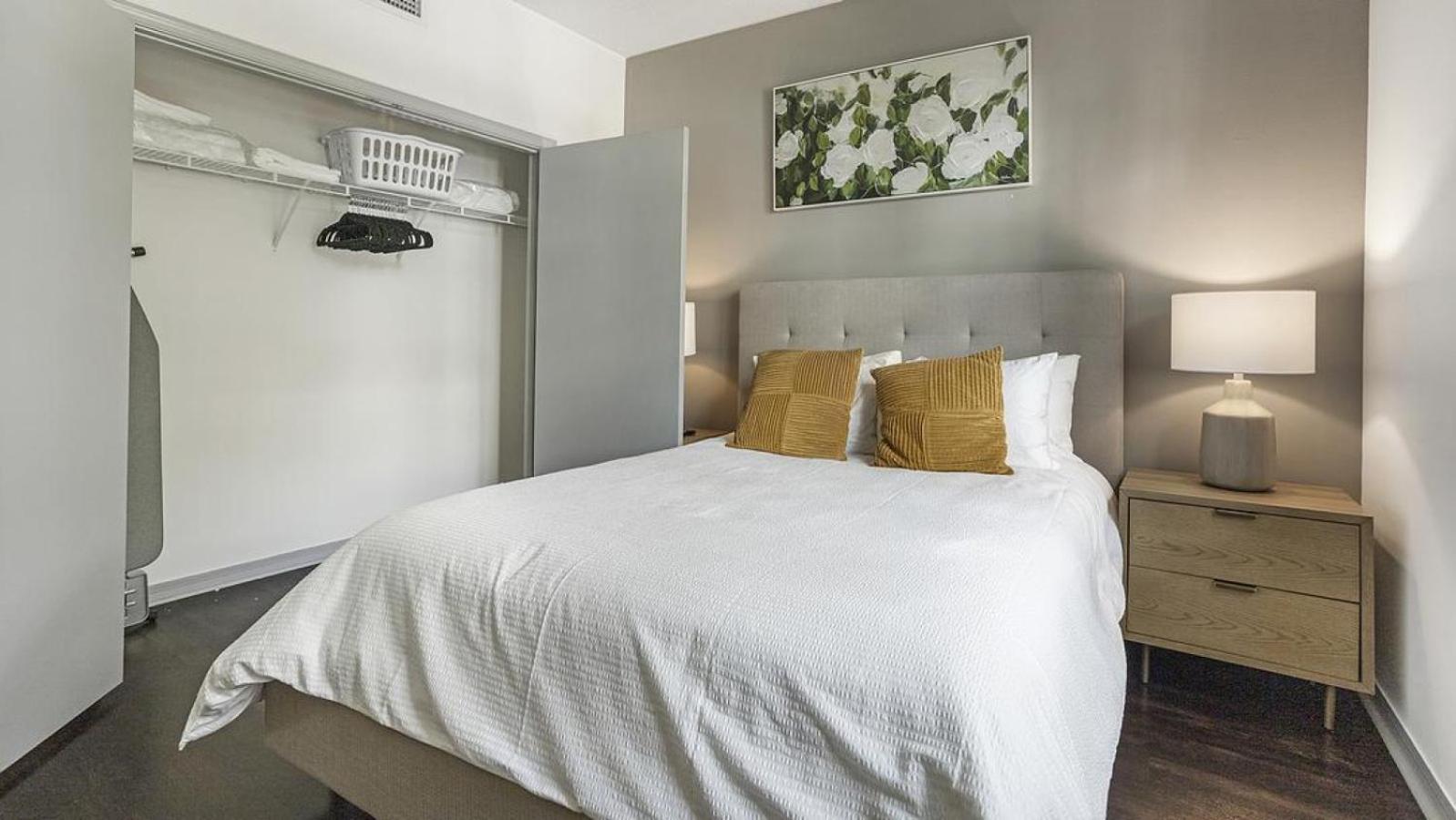 Apartment Landing Modern With Amazing Amenities *