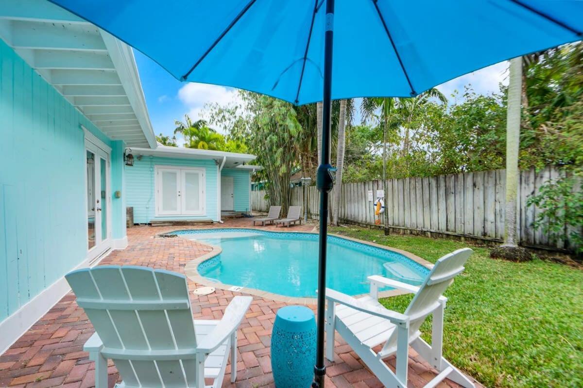 Zach's Tropical Pool House *