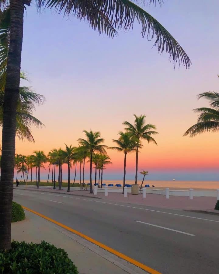 5 Minute Walk To The * Fort Lauderdale