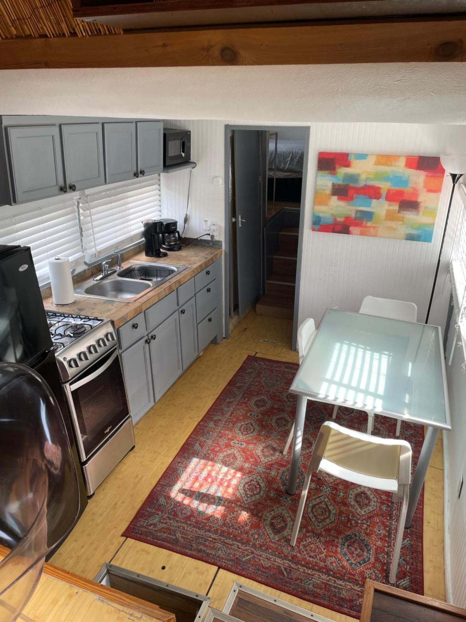 Updated Houseboat On The River! Botel *