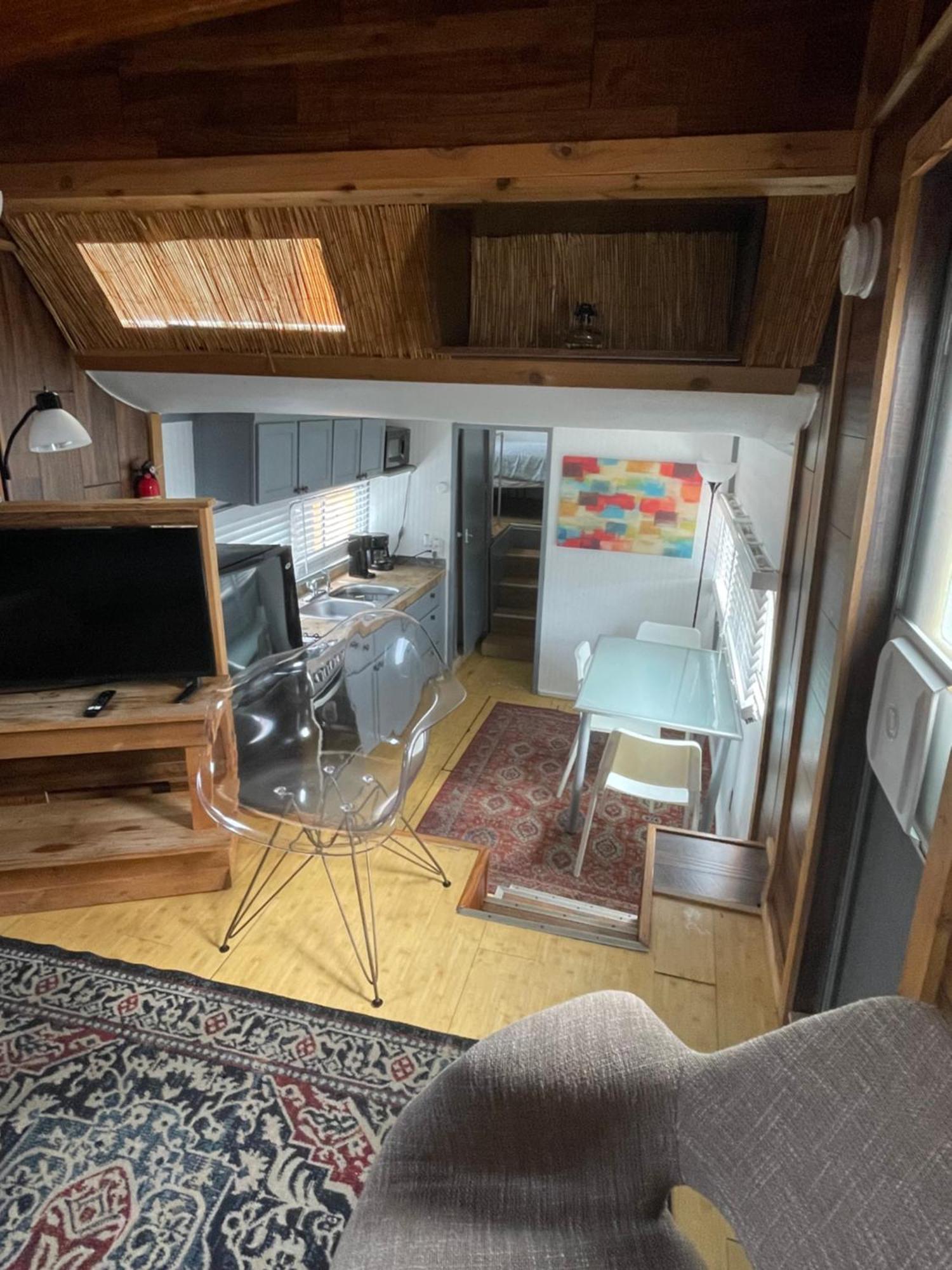 Botel Updated Houseboat On The River! *