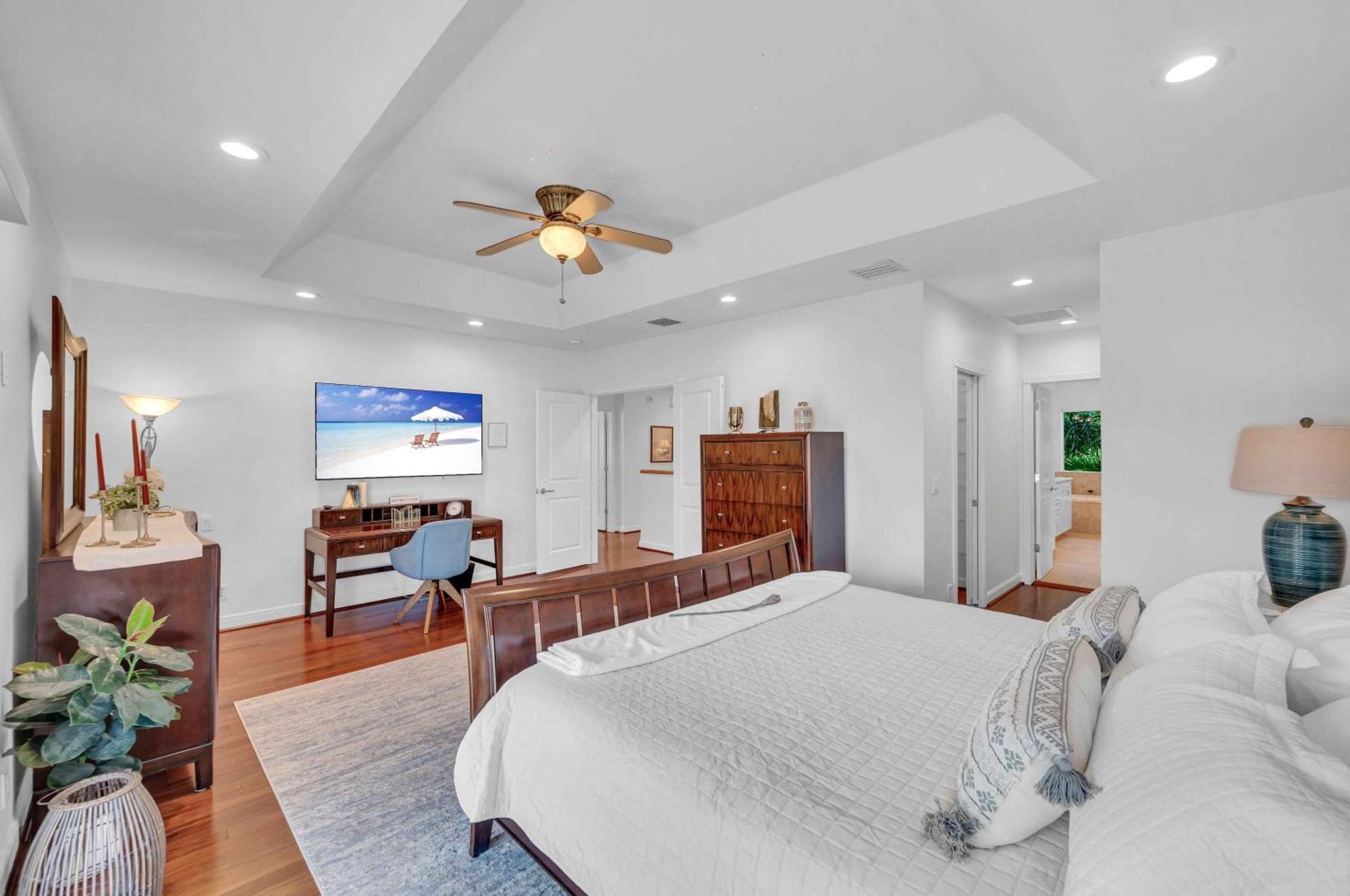 Time Steps To With Heated Pool And Game Roomsun Key Resldences