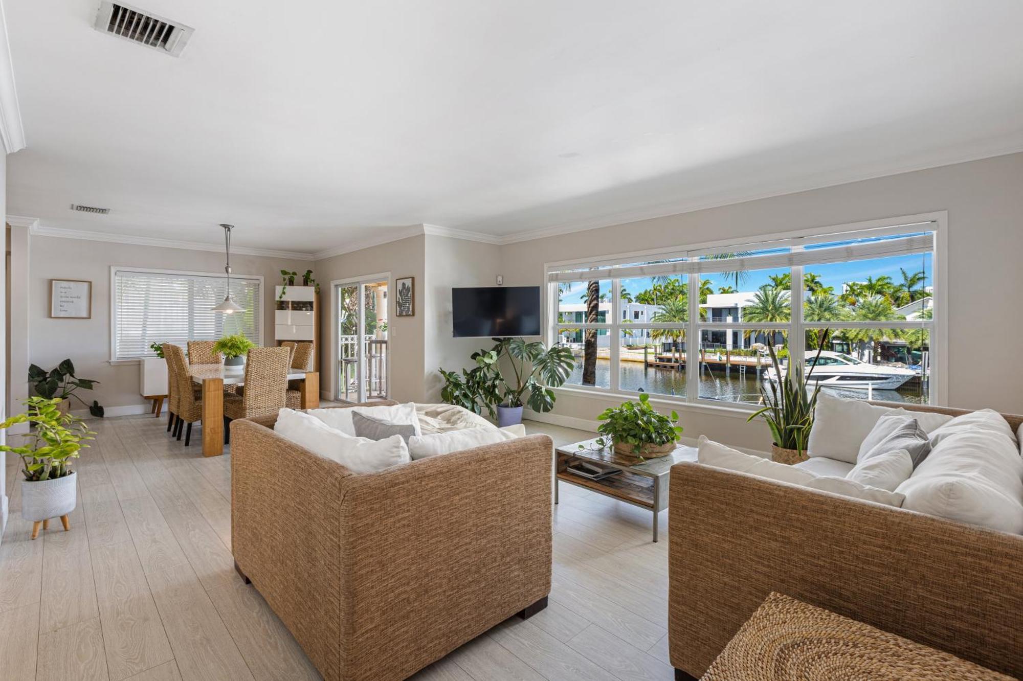 Relaxing In Olas Blvd Apartment