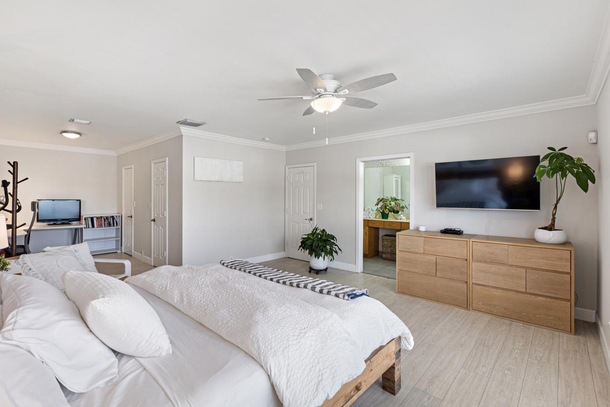 Relaxing In Olas Blvd Apartment Fort Lauderdale