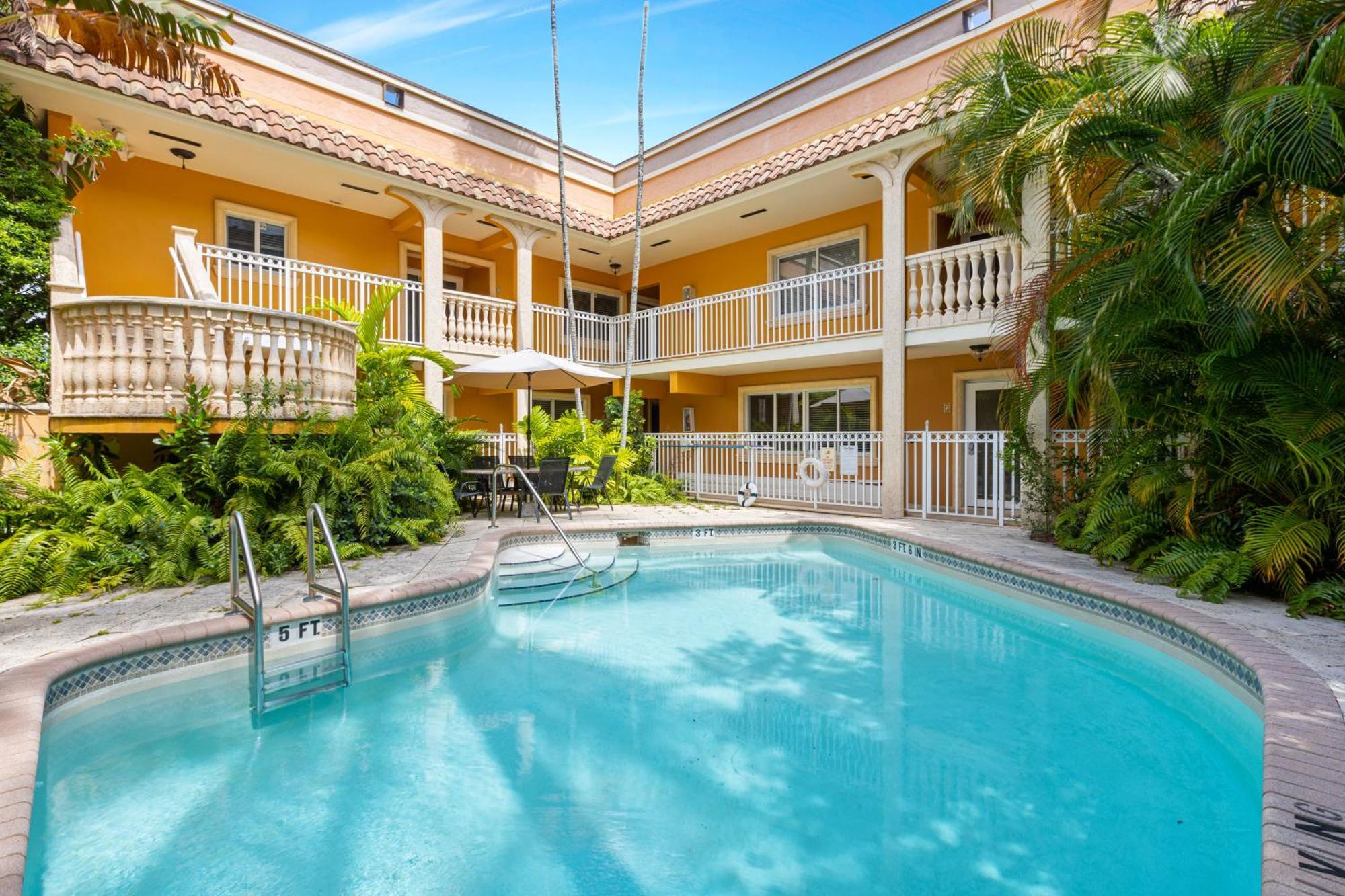 Relaxing In Olas Blvd Apartment Fort Lauderdale