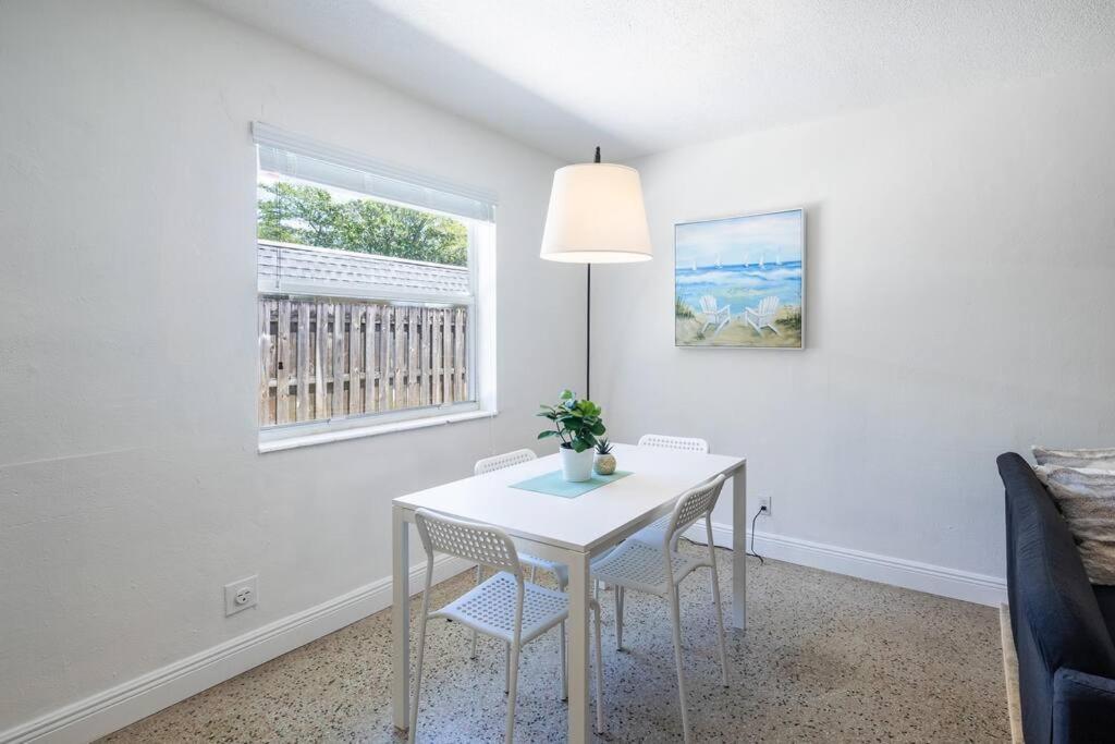 Apartment Charming 2 Bed 1 Bath Gem 10 Min To Beach!