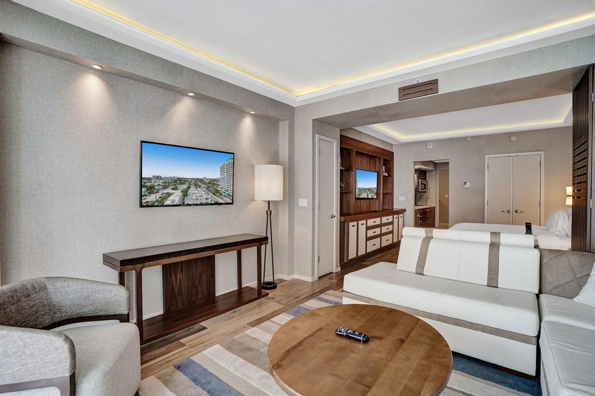 Luxury Beachfront Studio!