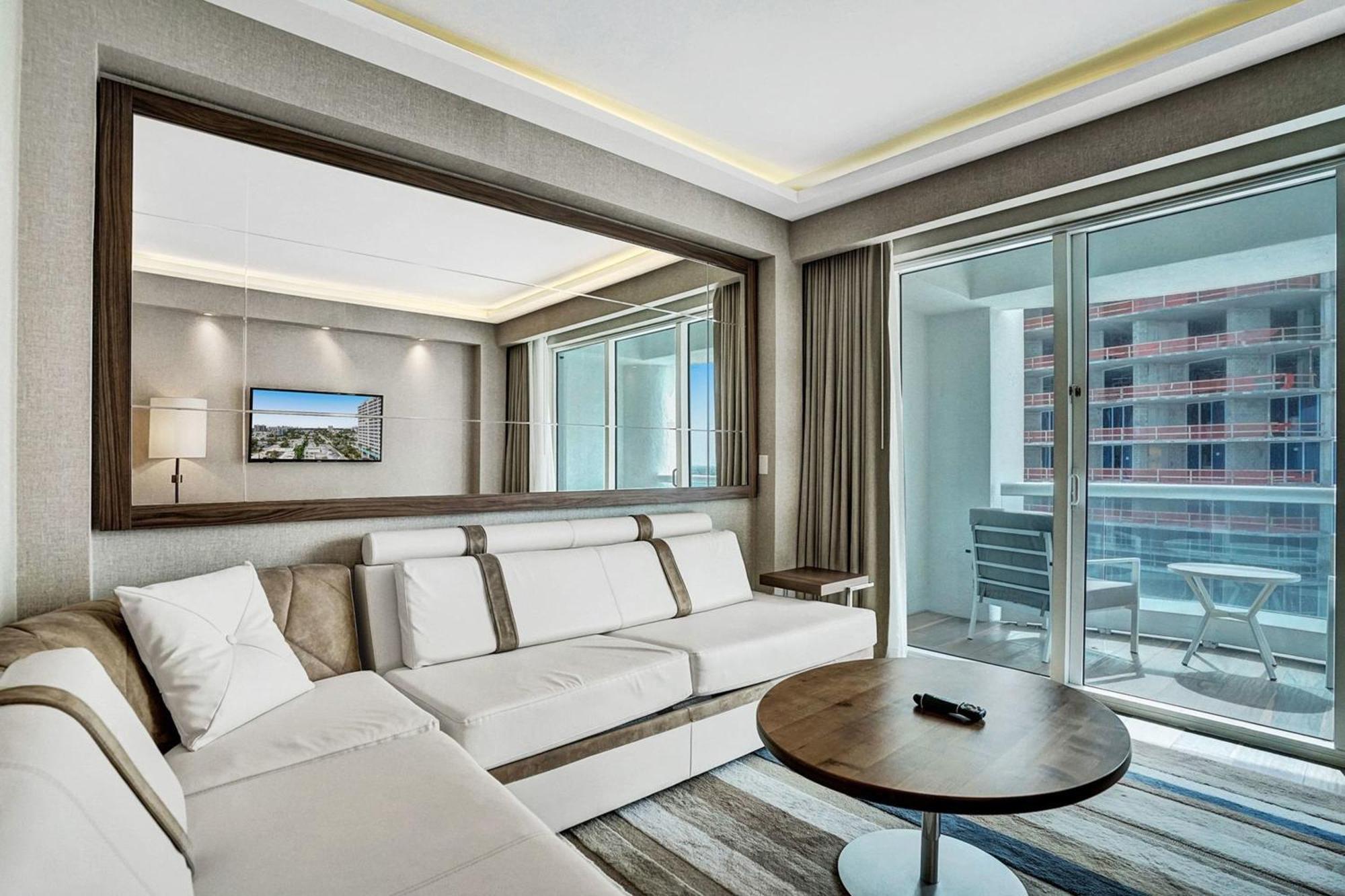 Luxury Beachfront Studio! Holiday home Fort Lauderdale
