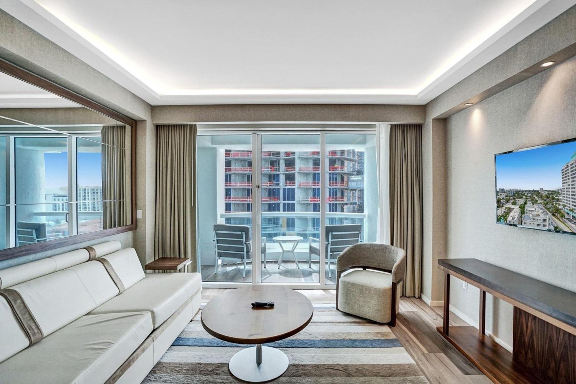 Luxury Beachfront Studio! *