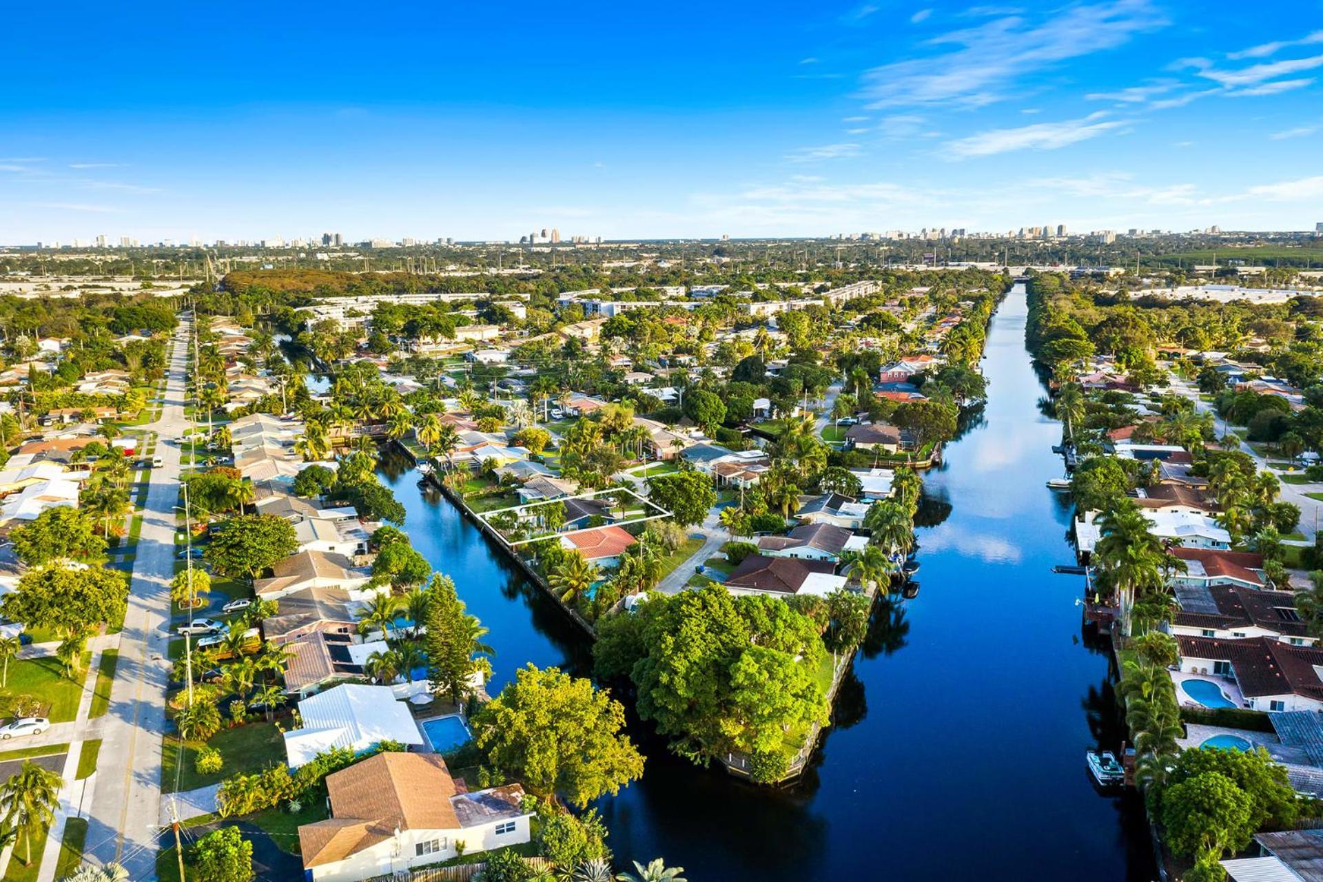 Peaceful 5br -waterway Views Private Heated Pool Holiday home Fort Lauderdale