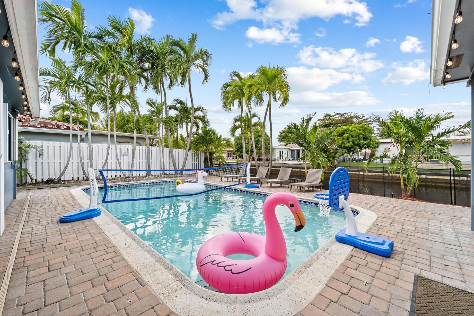 Peaceful 5br -waterway Views Private Heated Pool
