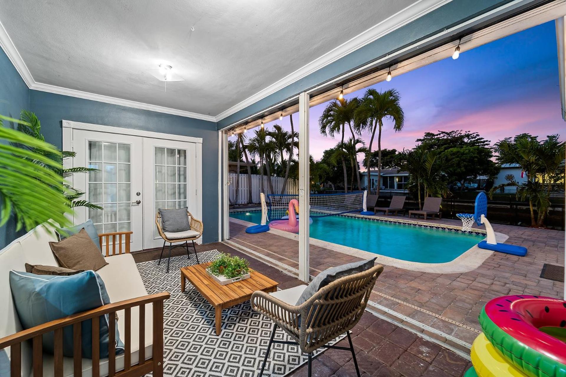 Holiday home Peaceful 5br -waterway Views Private Heated Pool