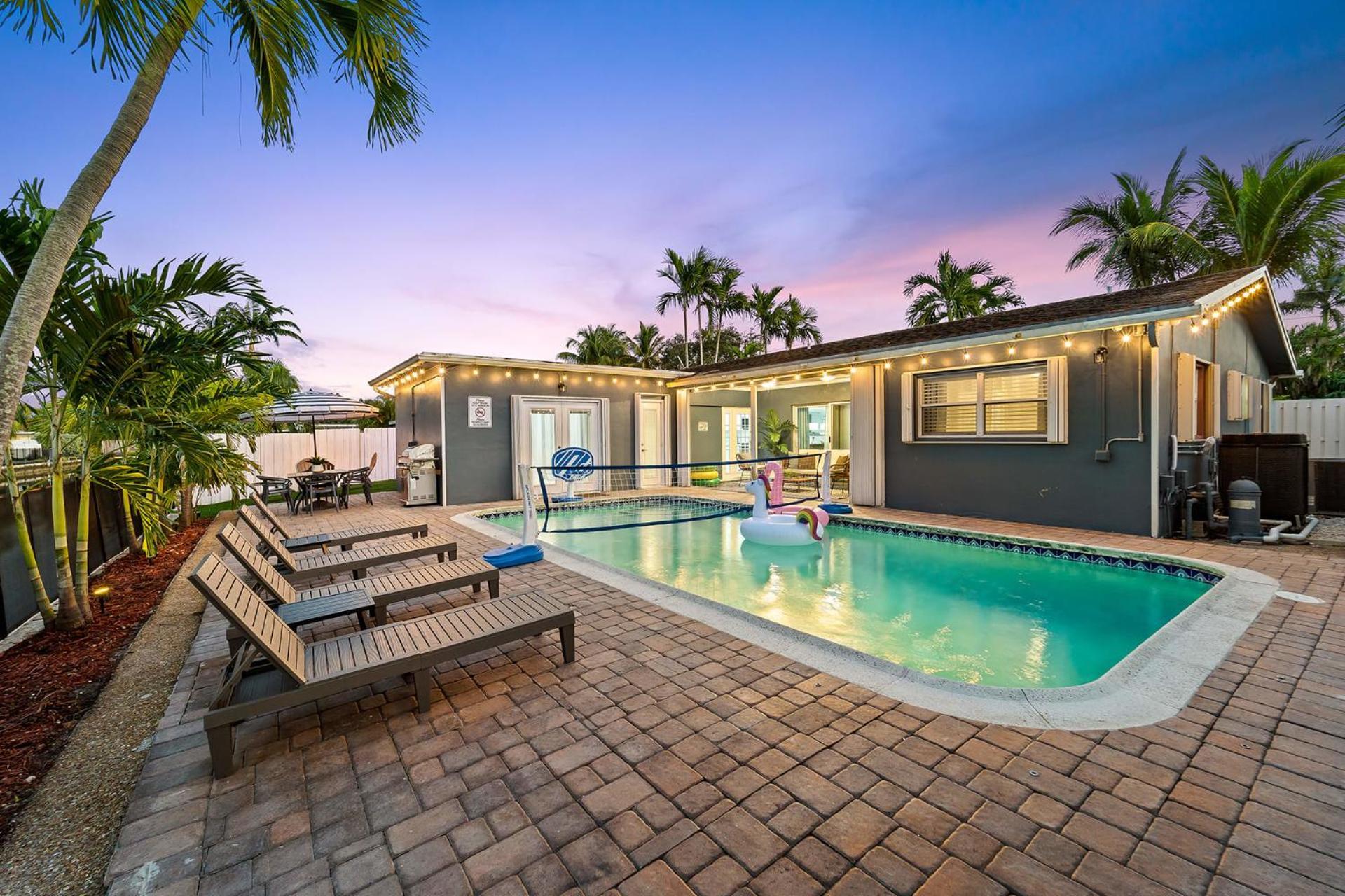 Peaceful 5br -waterway Views Private Heated Pool Holiday home Fort Lauderdale