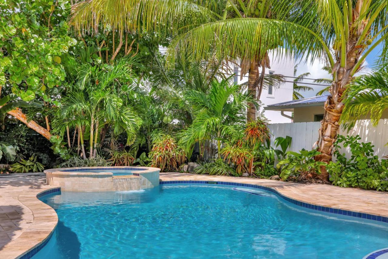 Holiday home Charming 3br Pool And Hot Tub Ftl Gateaway *