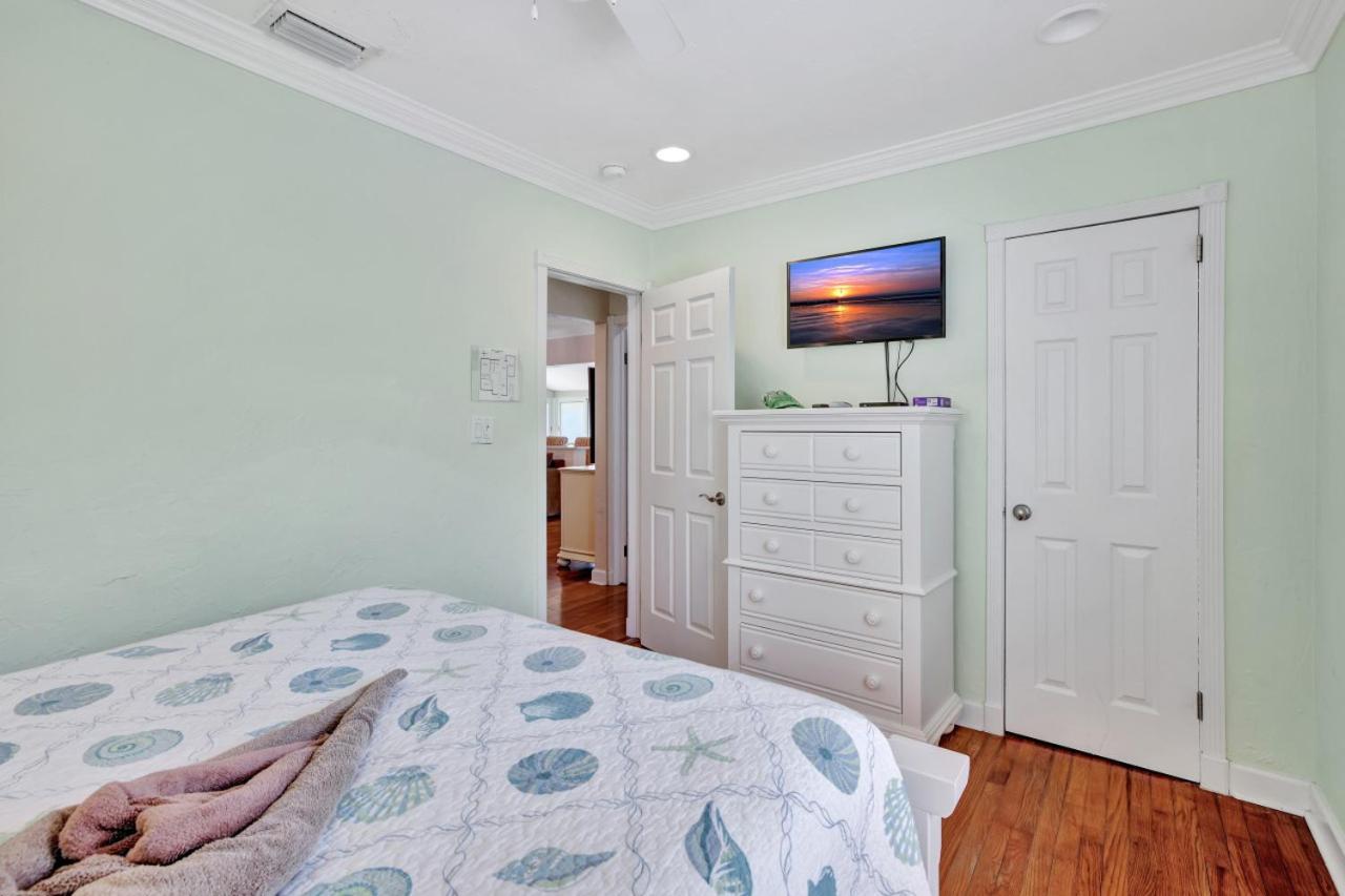 Charming 3br Pool And Hot Tub Ftl Gateaway Holiday home *