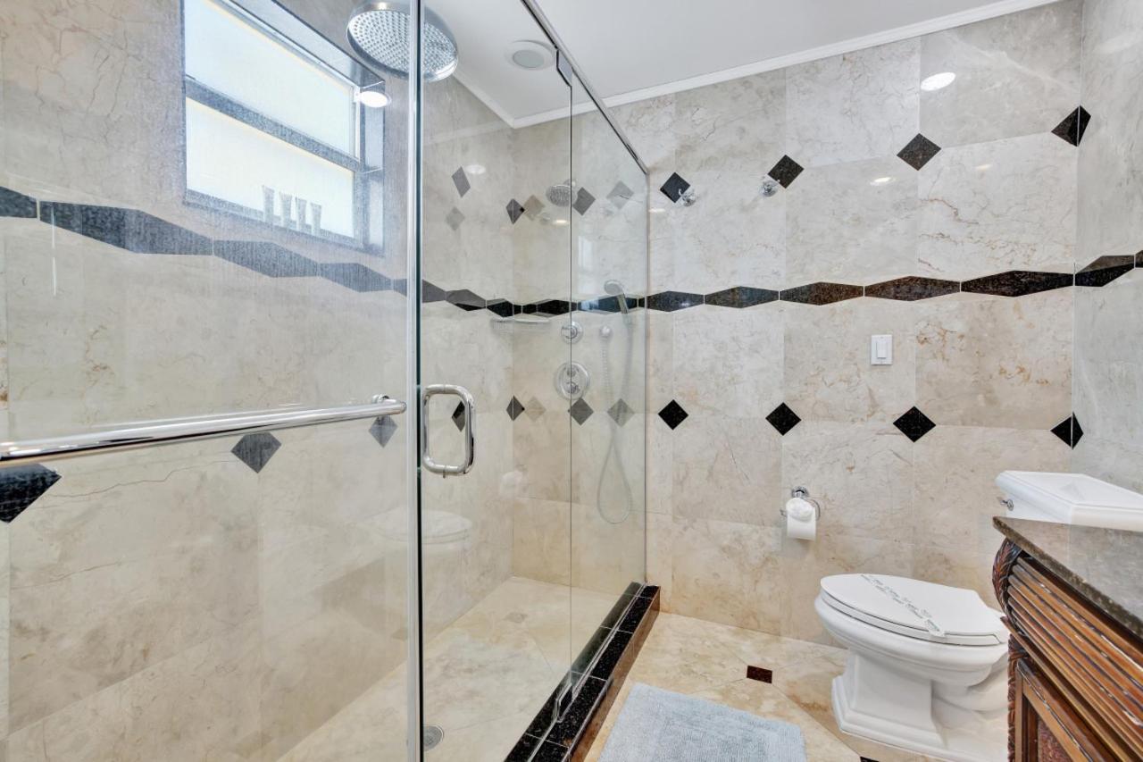 Holiday home Charming 3br Pool And Hot Tub Ftl Gateaway