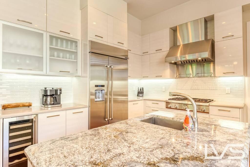 Victoria - Walk To Olas - 4 Bed 4 Bath Fort Lauderdale