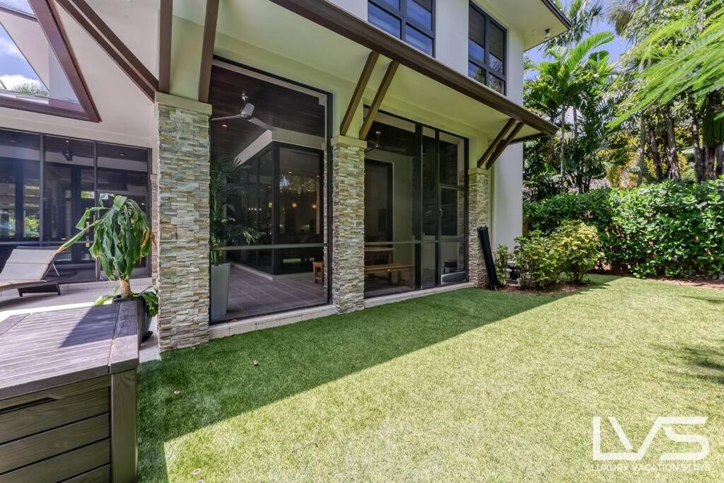 Victoria - Walk To Olas - 4 Bed 4 Bath