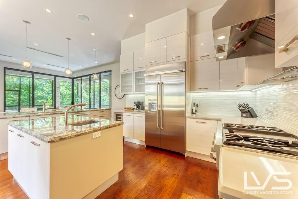 Victoria - Walk To Olas - 4 Bed 4 Bath Fort Lauderdale