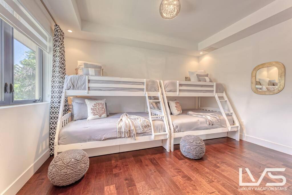 Holiday home Victoria - Walk To Olas - 4 Bed 4 Bath *