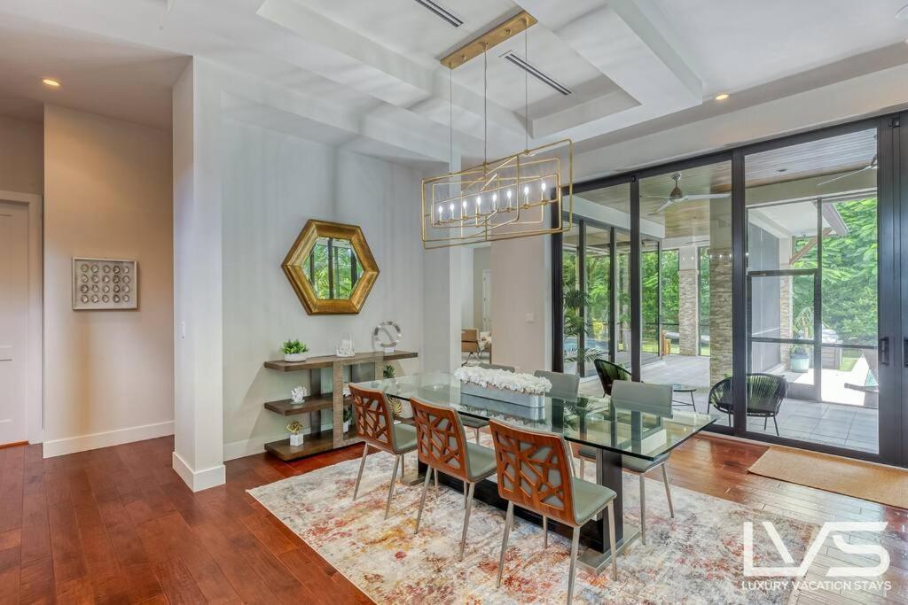 Victoria - Walk To Olas - 4 Bed 4 Bath