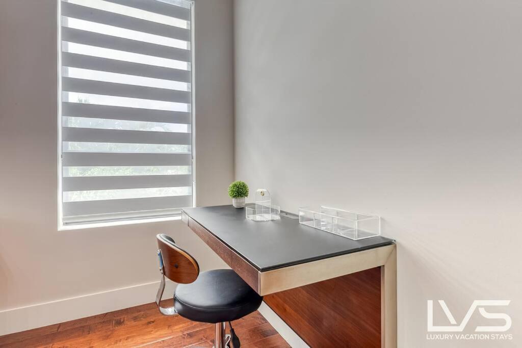 Victoria - Walk To Olas - 4 Bed 4 Bath Fort Lauderdale
