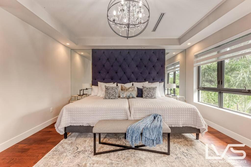 Victoria - Walk To Olas - 4 Bed 4 Bath Fort Lauderdale