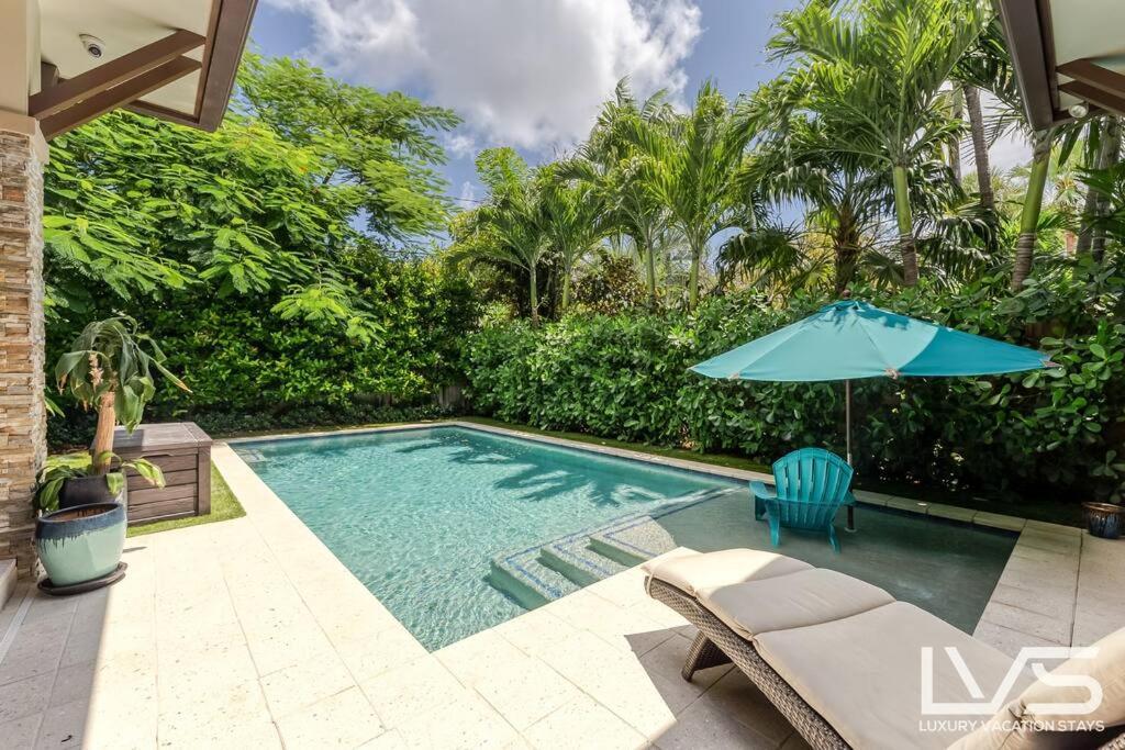 Victoria - Walk To Olas - 4 Bed 4 Bath