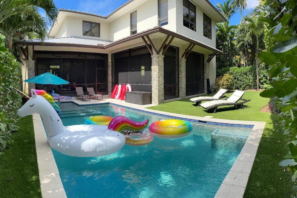 Holiday home Victoria - Walk To Olas - 4 Bed 4 Bath *