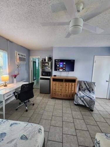 Great Escape By Lowkl Apartment *