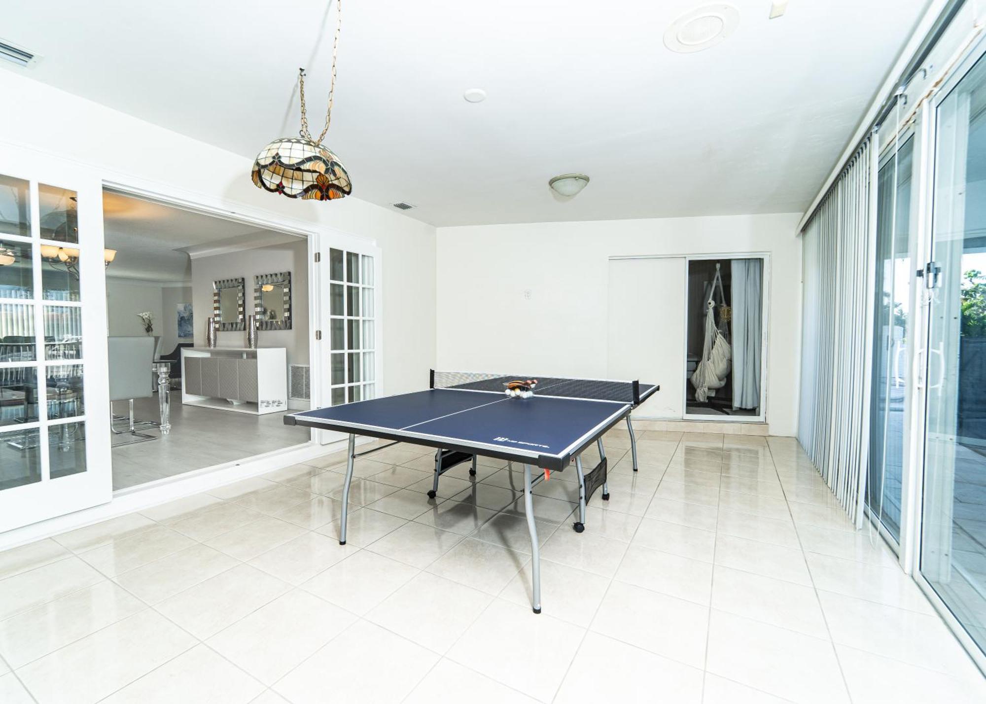 Waterfront Heated Pool Walk To Holiday home Fort Lauderdale