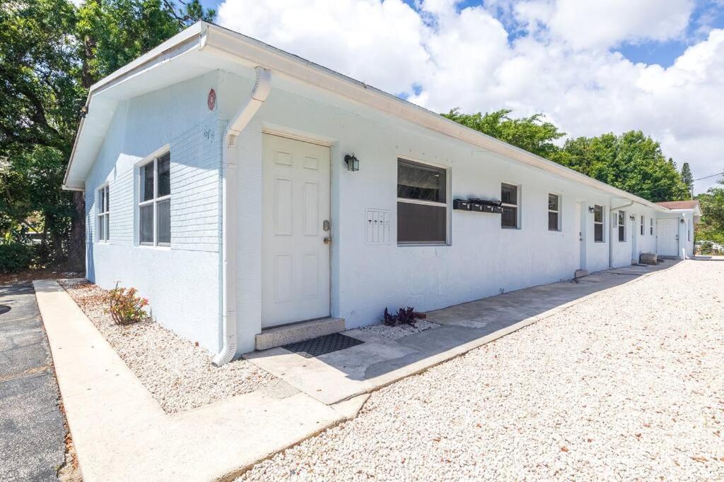 Cozy 2bed 1 Bath 5 Min To Olas W/free Parking! Apartment *