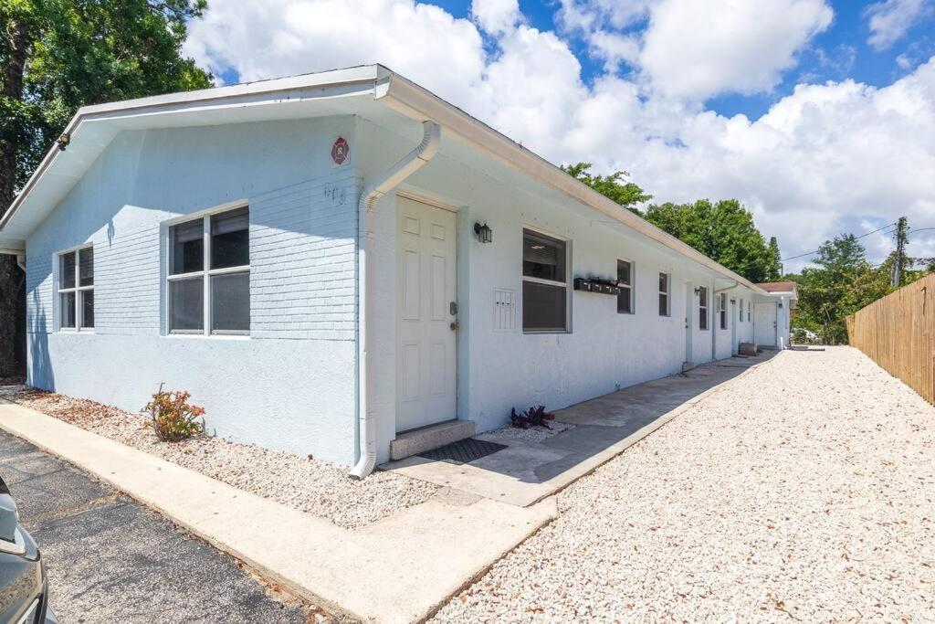 Cozy 2bed 1 Bath 5 Min To Olas W/free Parking! *