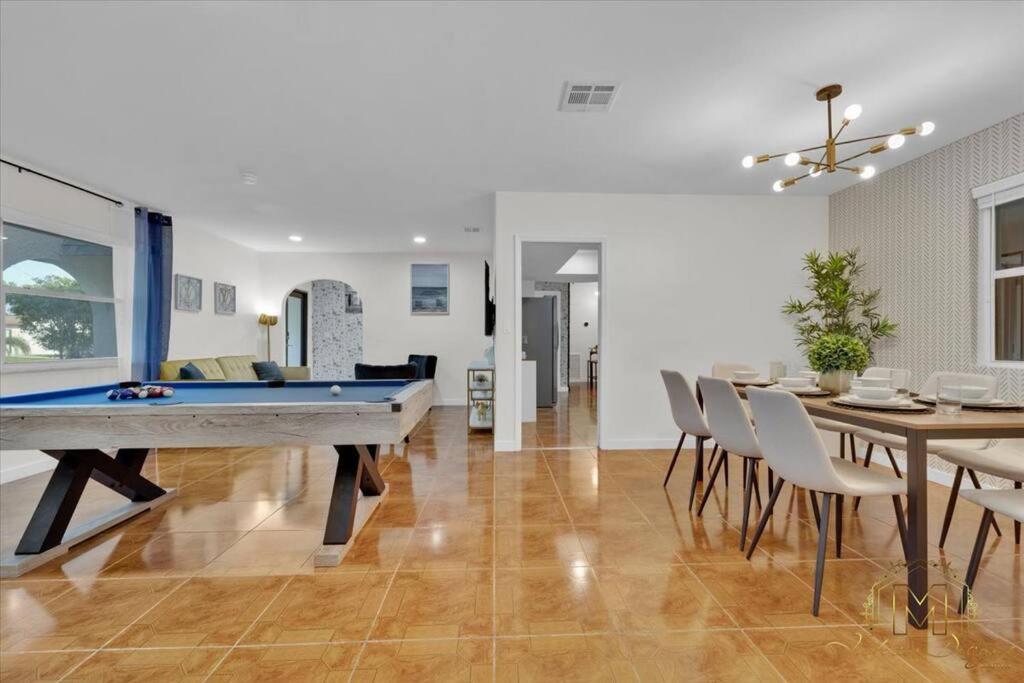 Game & Chill Manor - Arcade - Pool - Pool Table Fort Lauderdale