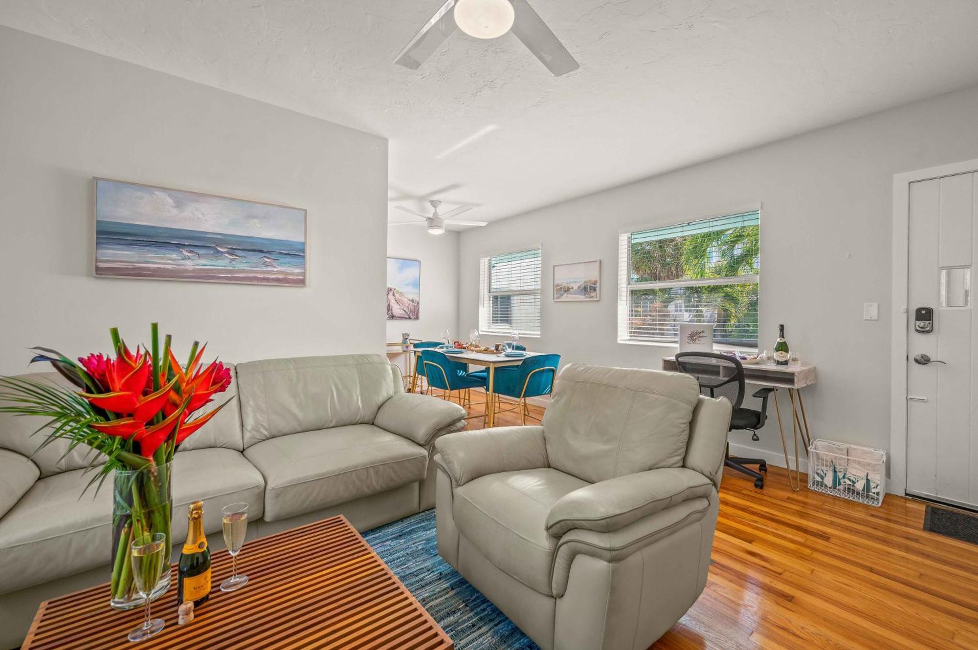 By The King Bed Lush Patio W Bbq Breakers Key Seven H0mes Apartment *