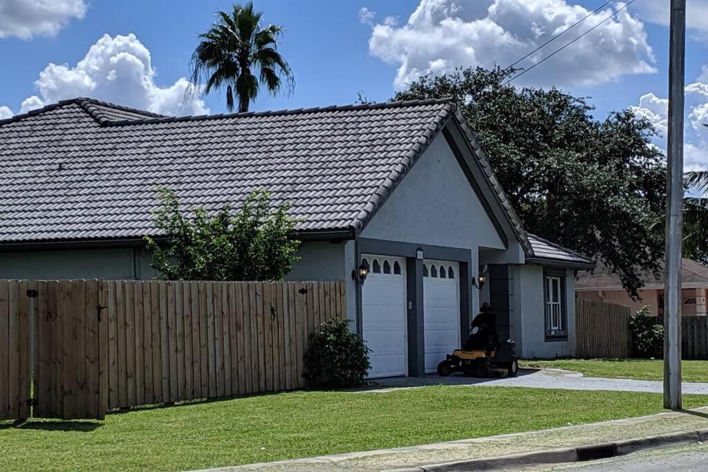 Spacious House In Lauderdale - Minutes From * Fort Lauderdale