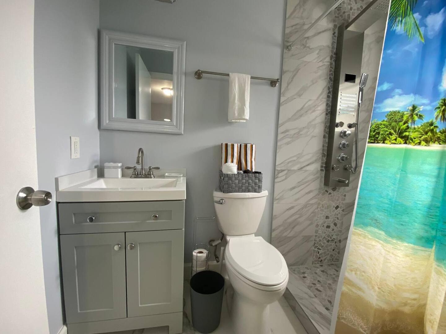 Mazor Luxury Three Bedrooms Vacation Holiday home *