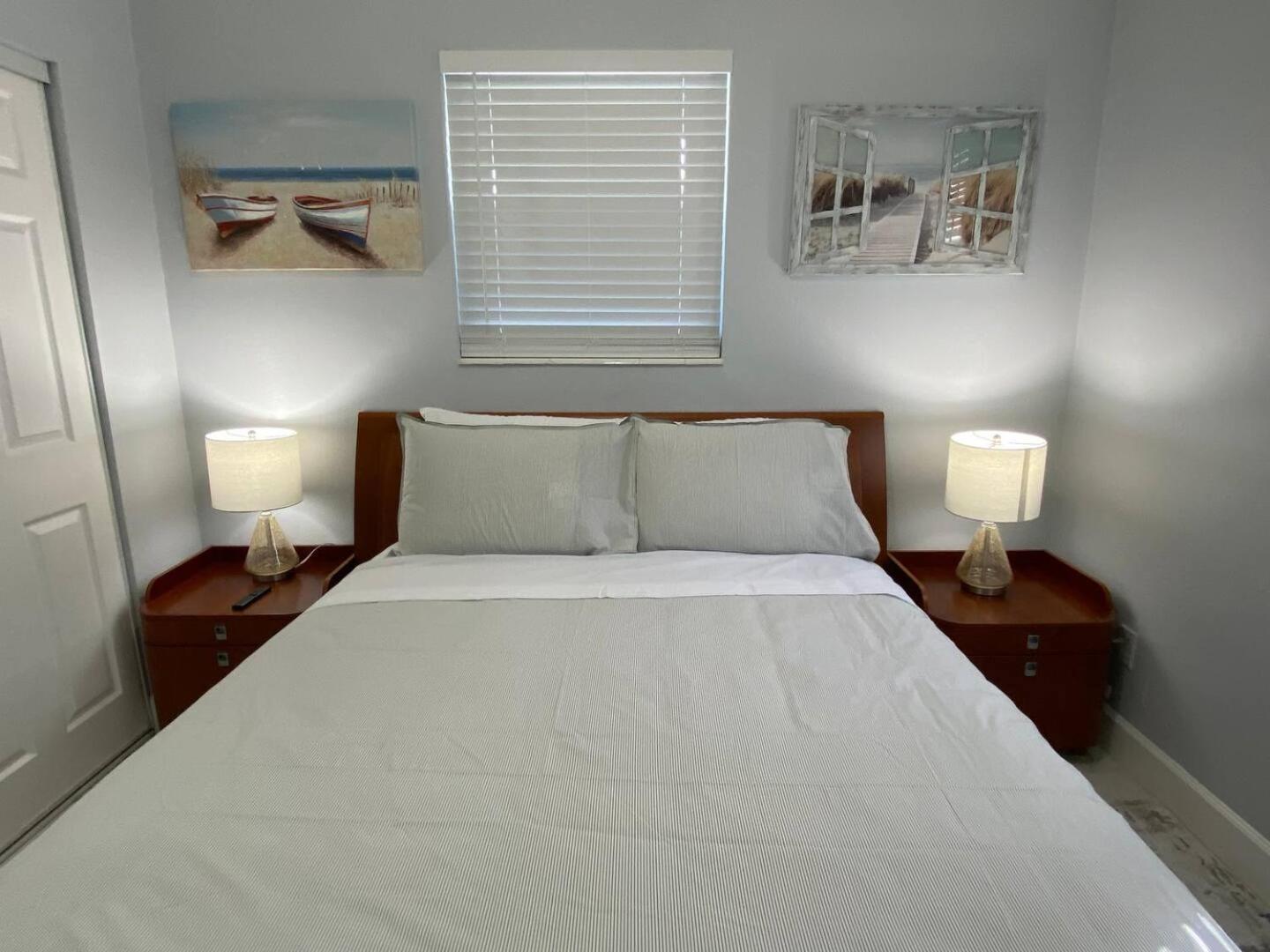 Mazor Luxury Three Bedrooms Vacation Holiday home *