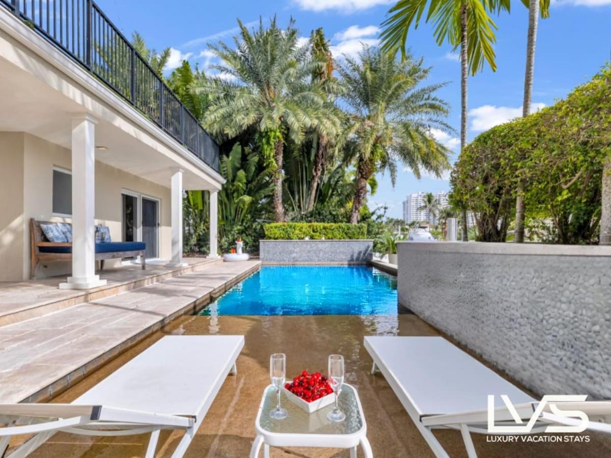 New Royal 80ft Waterfront Wlk2beach Hotpool Kitchenbbq Holiday home Fort Lauderdale