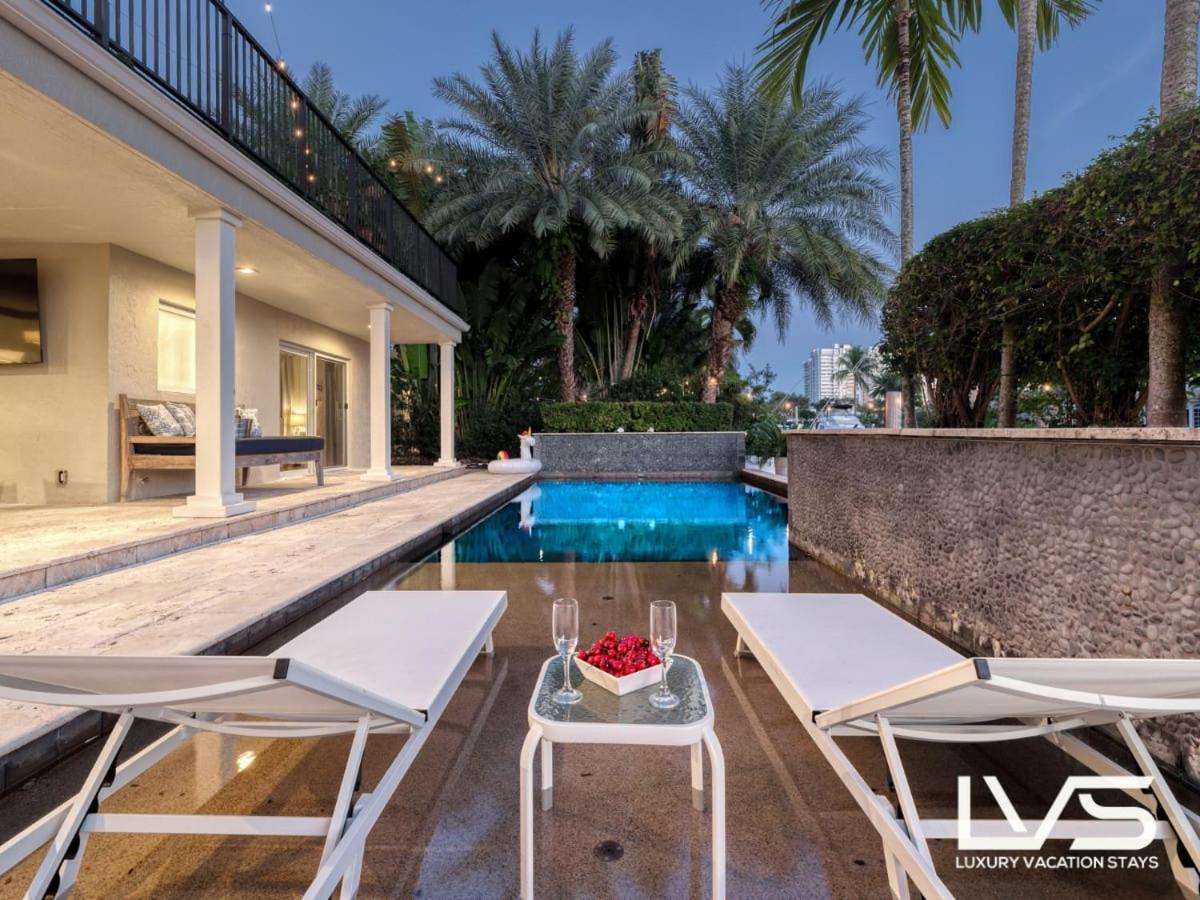 New Royal 80ft Waterfront Wlk2beach Hotpool Kitchenbbq Holiday home