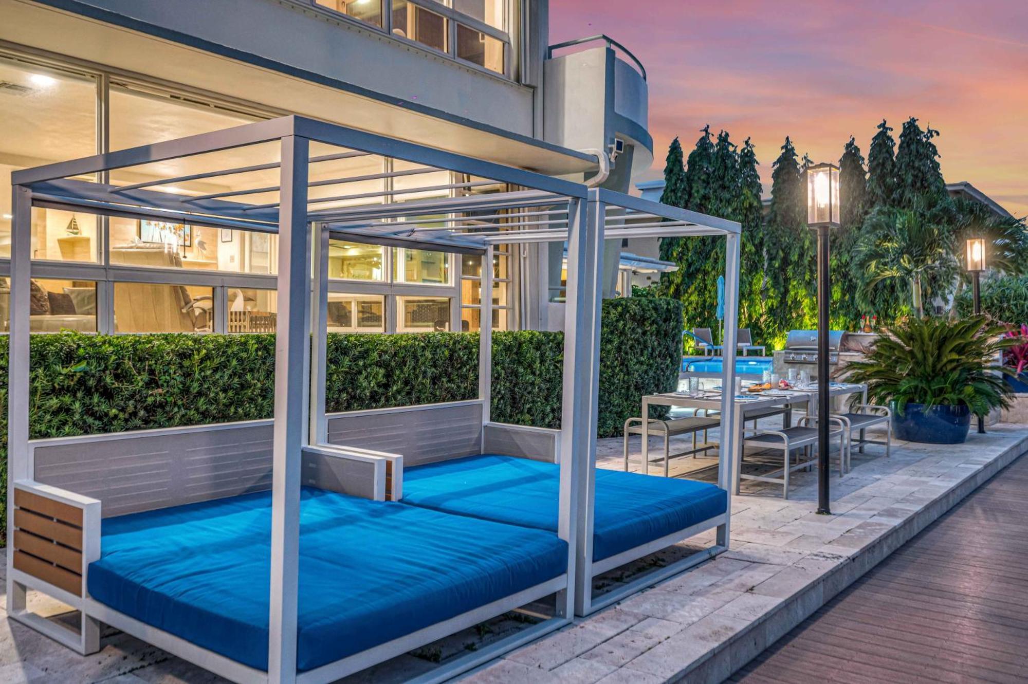 Two-floor Heated Pool Dock Access Quiet Neighborhood Saltaire One Resldences * Fort Lauderdale