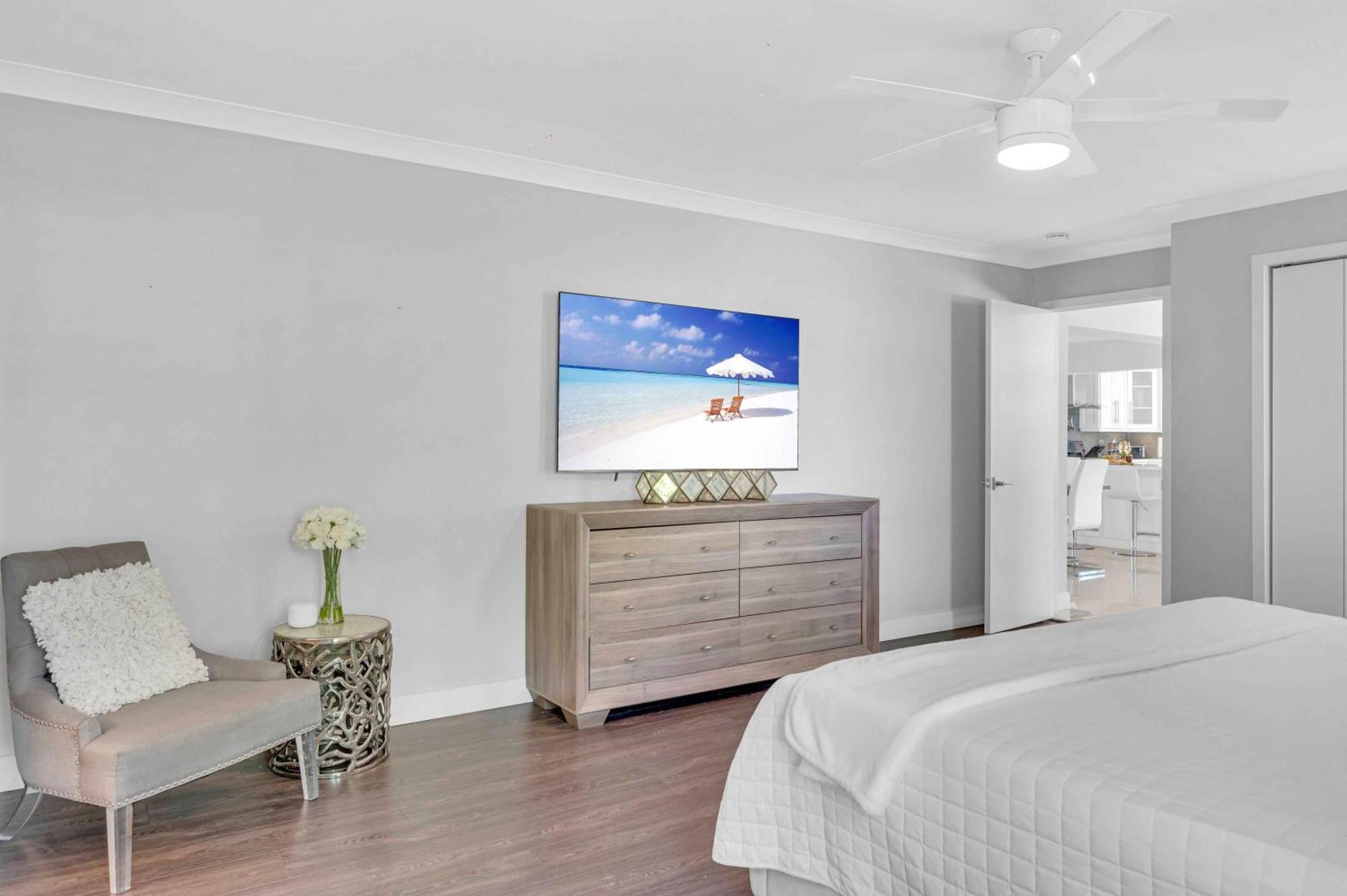 Modern Coastal Style Proximity Heated Pool Tranquility Ocean Mist Key Resldences Holiday home *