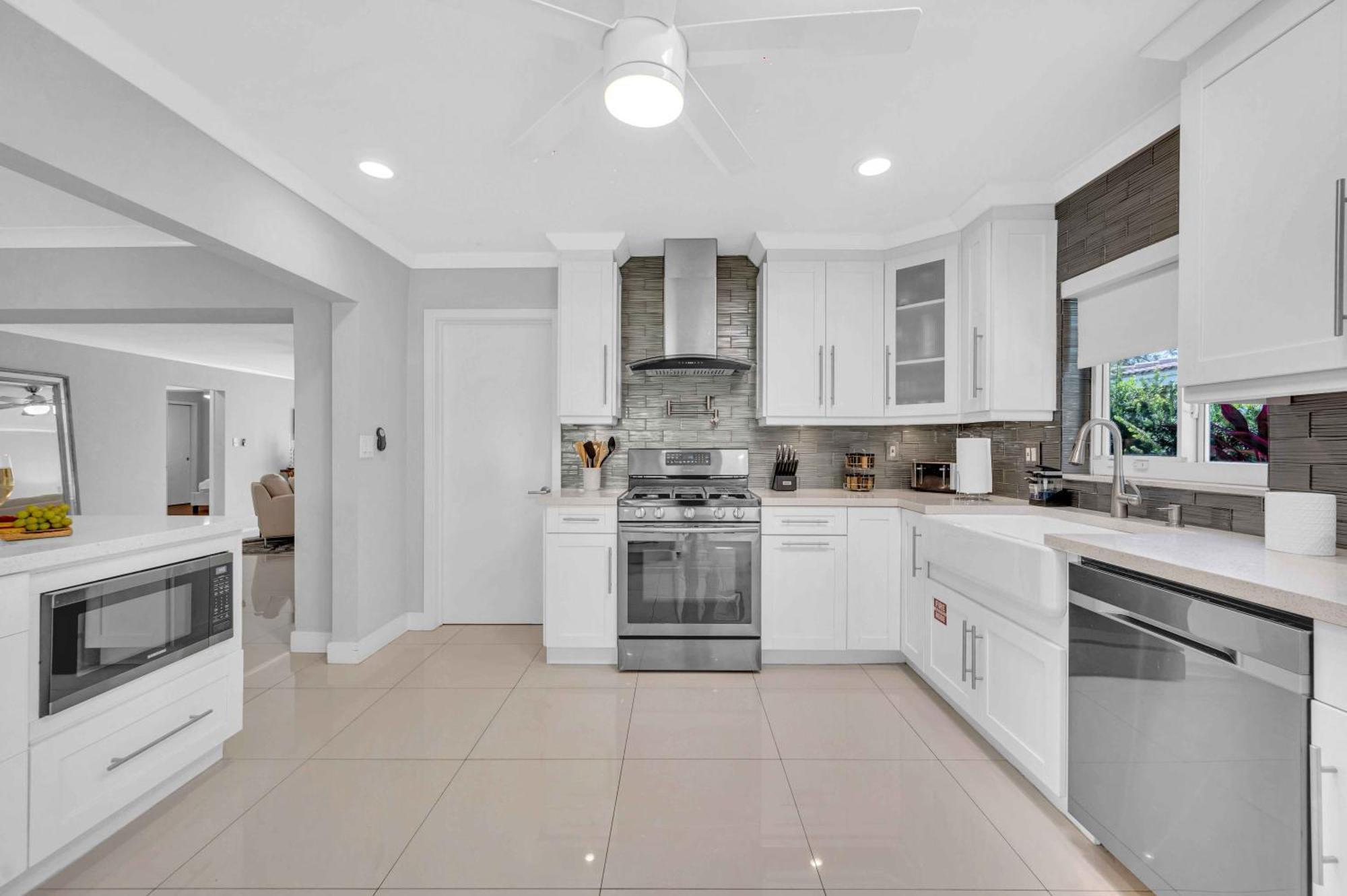 Modern Coastal Style Proximity Heated Pool Tranquility Ocean Mist Key Resldences