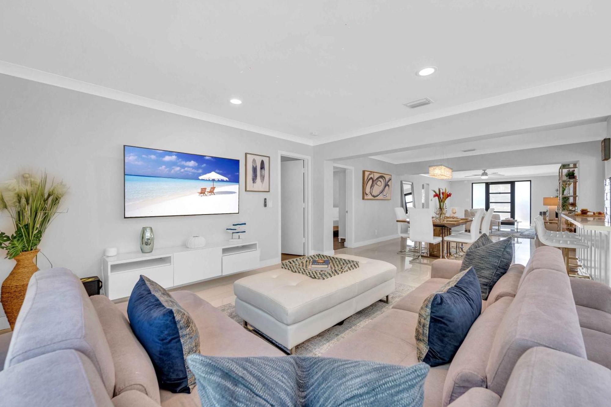 Modern Coastal Style Proximity Heated Pool Tranquility Ocean Mist Key Resldences