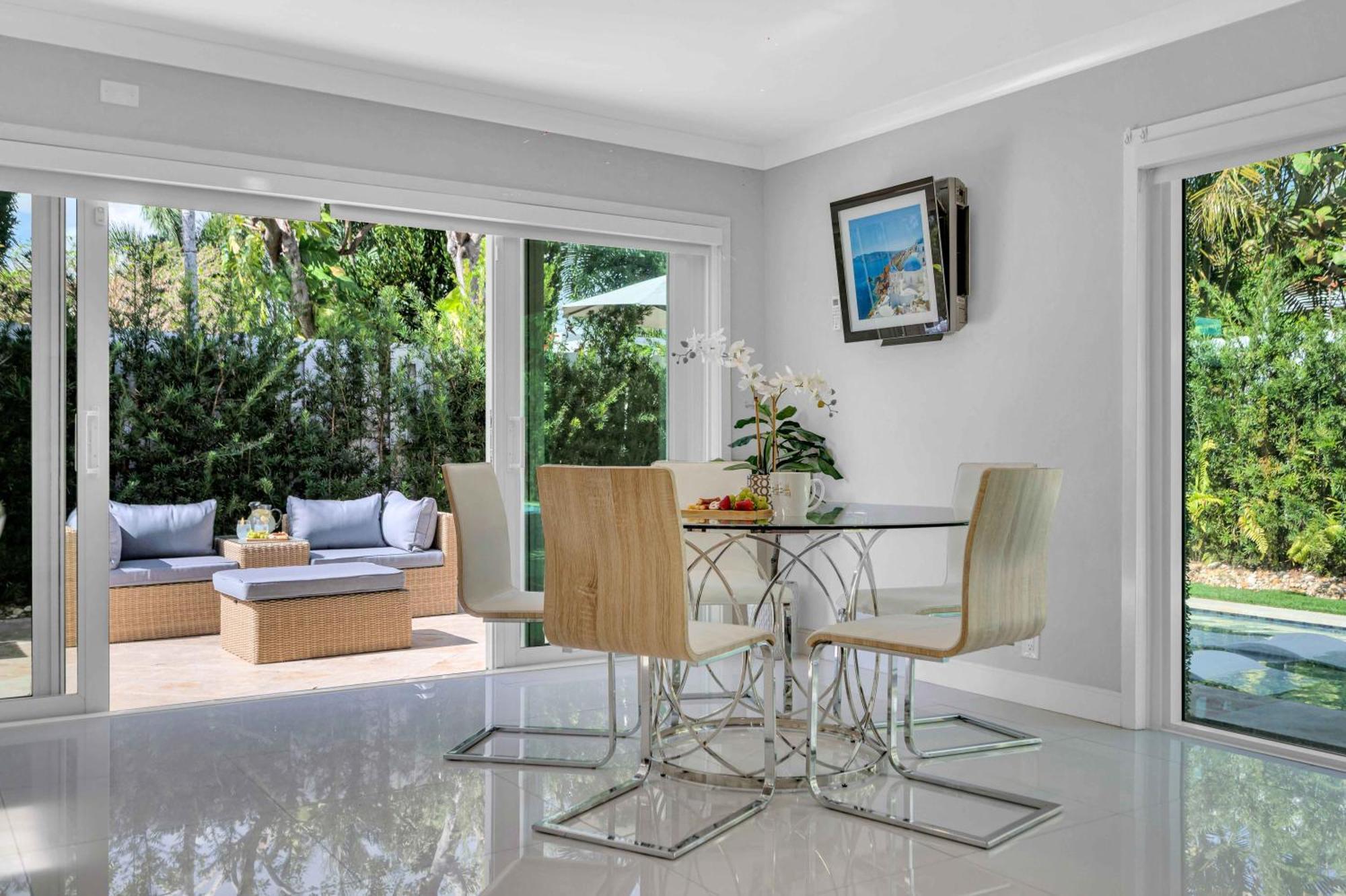 Modern Coastal Style Proximity Heated Pool Tranquility Ocean Mist Key Resldences *