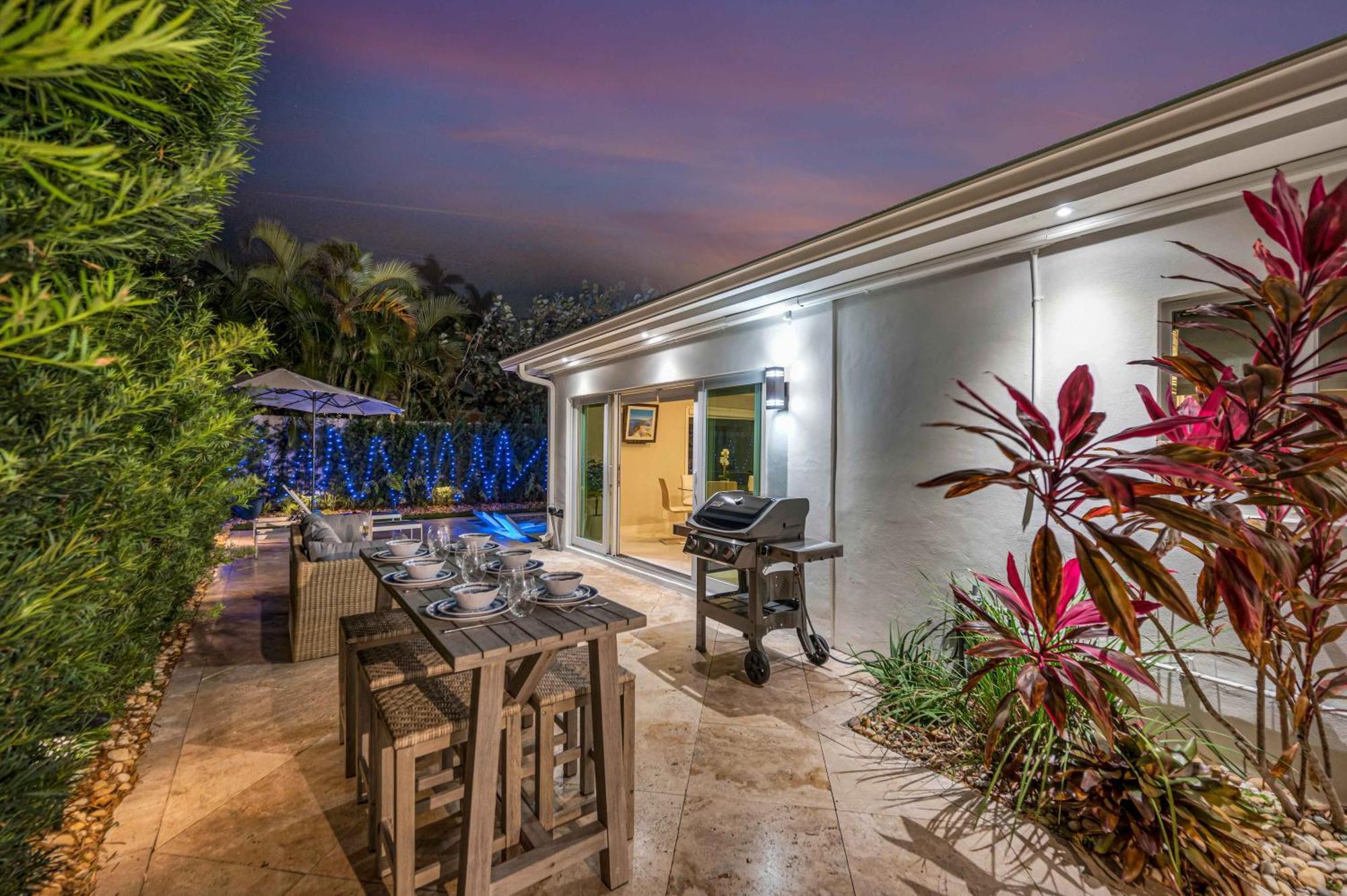 Modern Coastal Style Proximity Heated Pool Tranquility Ocean Mist Key Resldences Holiday home Fort Lauderdale