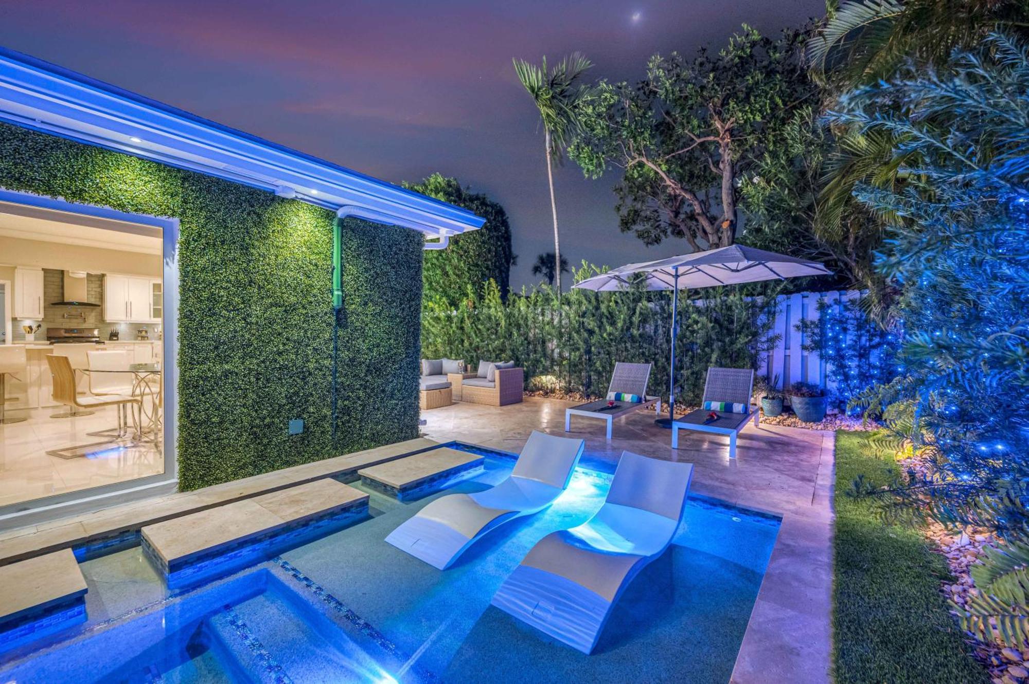 Modern Coastal Style Proximity Heated Pool Tranquility Ocean Mist Key Resldences * Fort Lauderdale