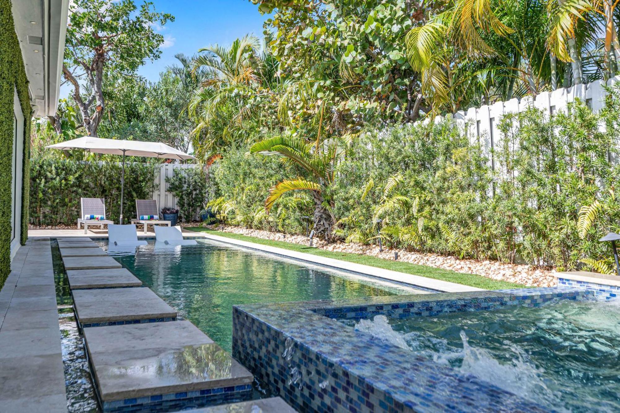 Modern Coastal Style Proximity Heated Pool Tranquility Ocean Mist Key Resldences * Fort Lauderdale